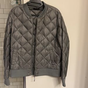 Gray puffer bomber